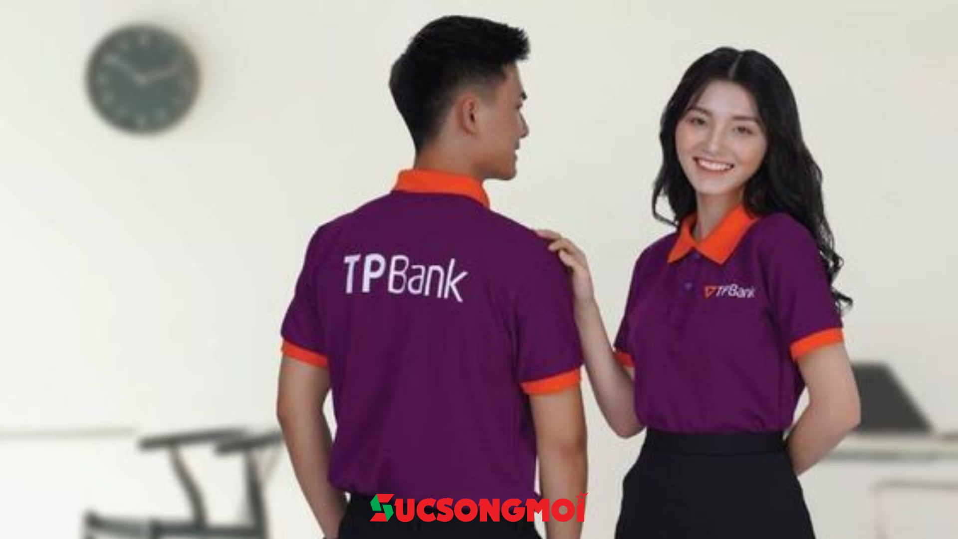 Áo thun đồng phục màu tím của TP Bank